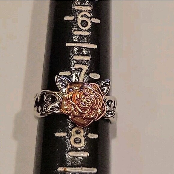 Beautiful Rose Gold Tone & Silver Plate Ornate Open Scroll Band Ring Sz 7.5 - Picture 6 of 6